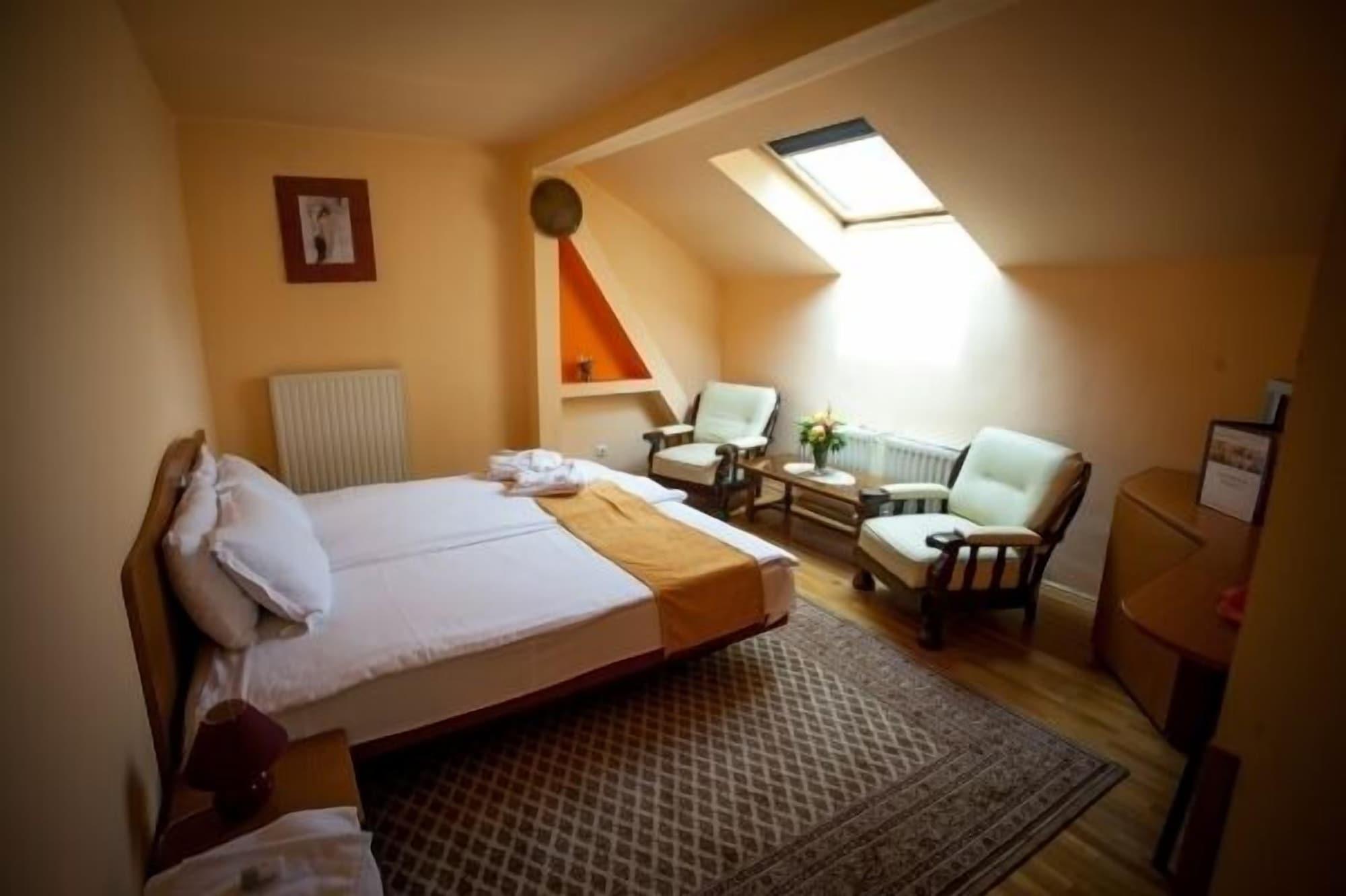 Deja Vu Guesthouse Kaloşvar Dış mekan fotoğraf