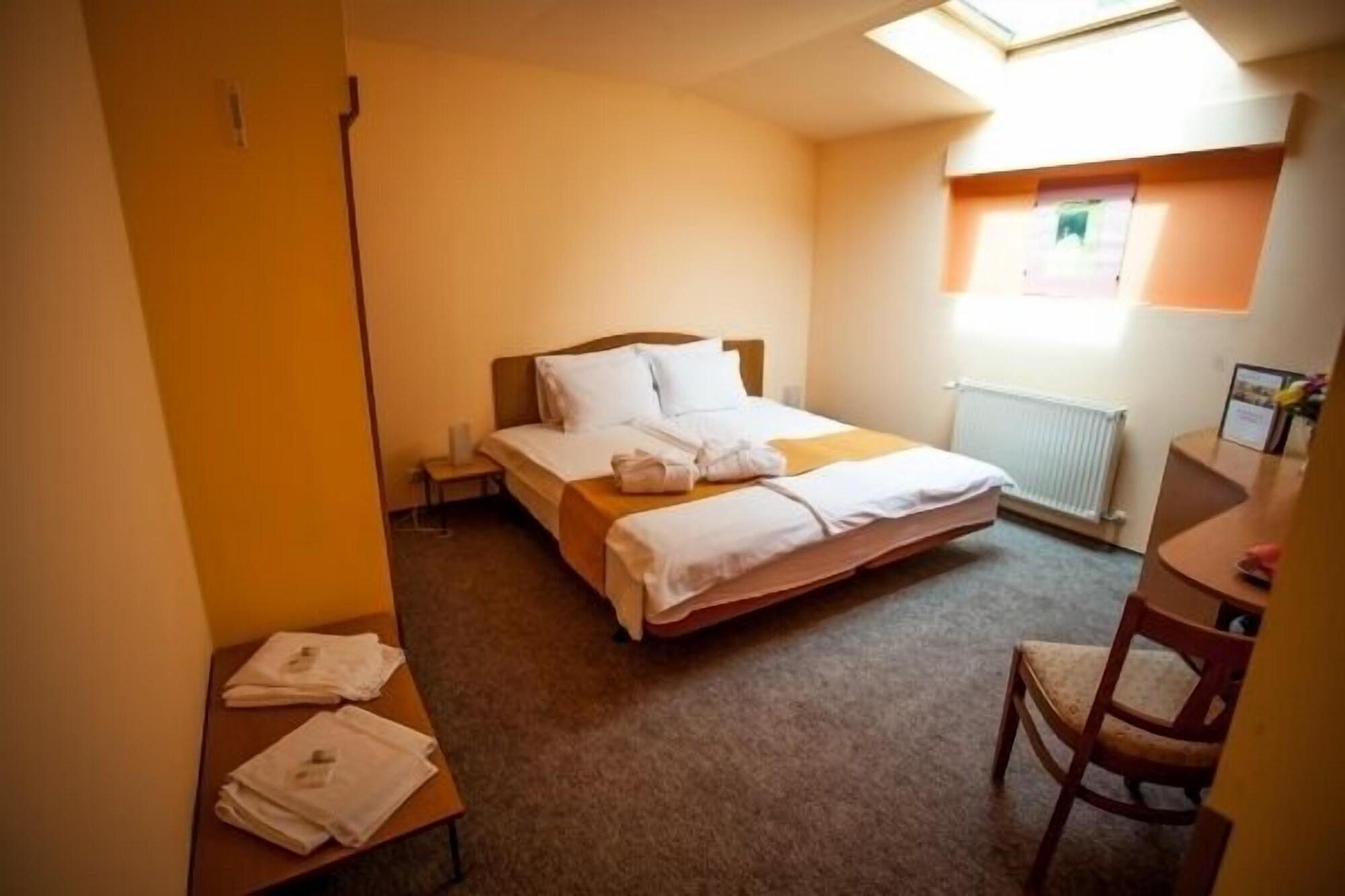 Deja Vu Guesthouse Kaloşvar Dış mekan fotoğraf